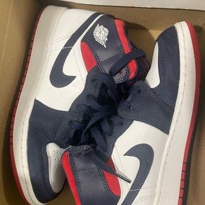 Jordan 1 Mid
SE USA 6y